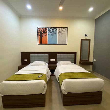 Muziris Manor Residency Hotel Kochi Exterior photo