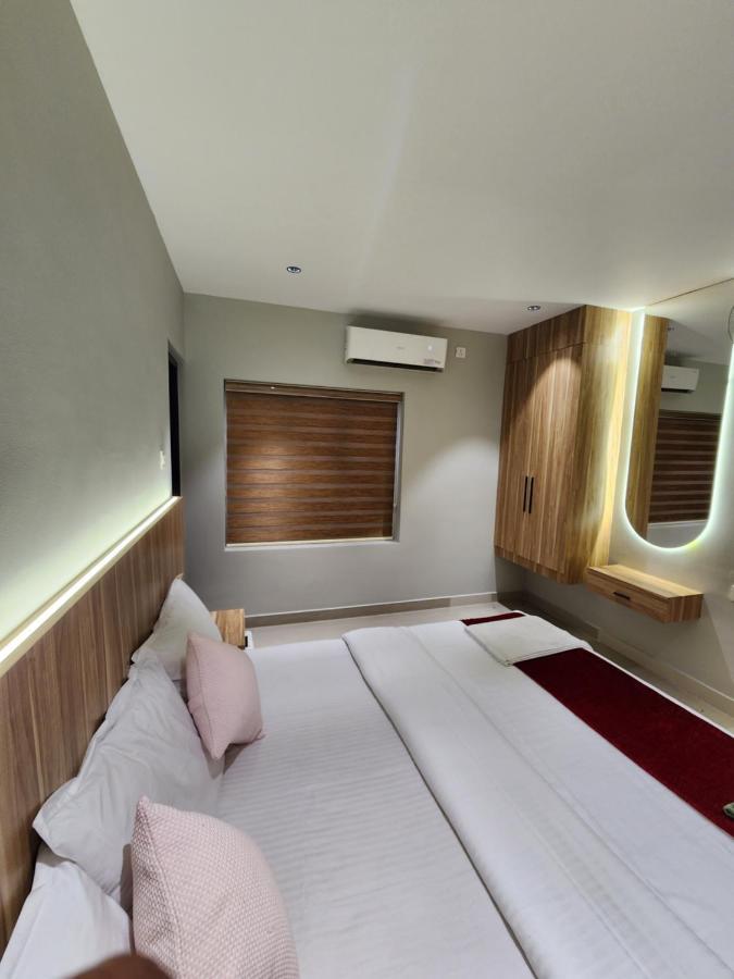 Muziris Manor Residency Hotel Kochi Exterior photo