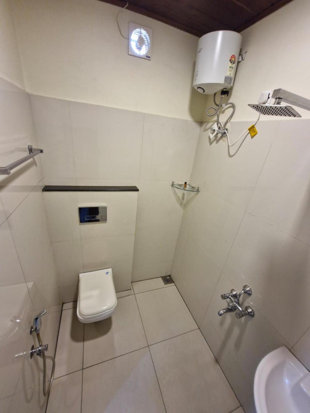 Muziris Manor Residency Hotel Kochi Exterior photo
